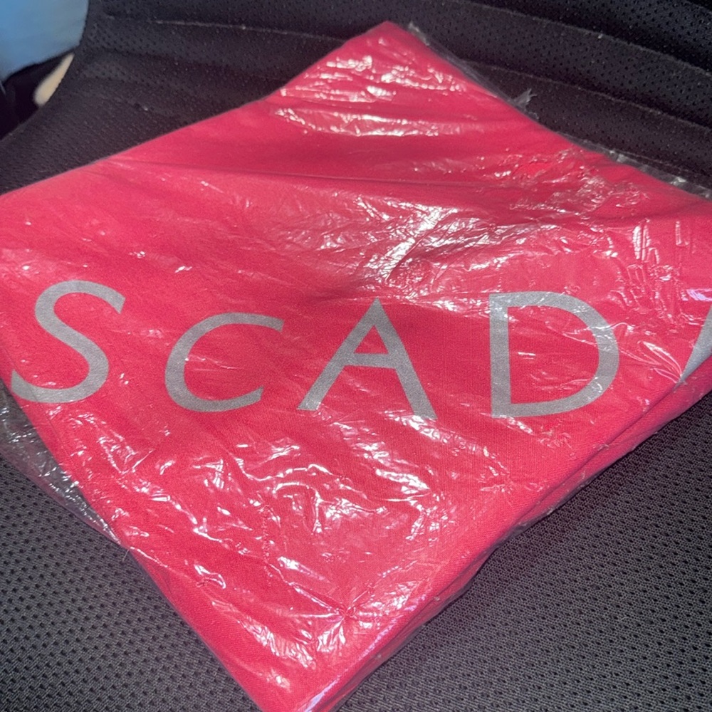 Escada pink linen table cover